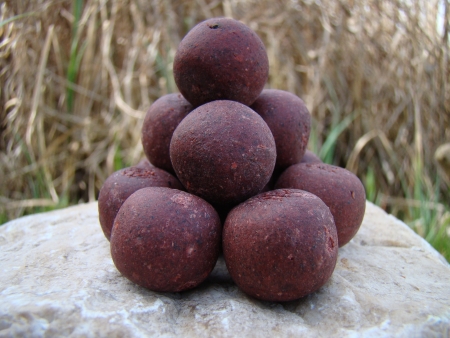 Boilie Brutus 100 g (j�tra/�esnek)