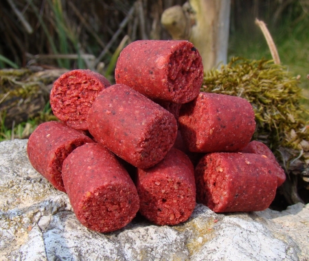 Chytací měkčené pelety 300 g Brusinka